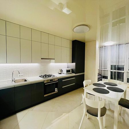 Appartement Шевченка,60 - Семицвіт à Lviv Extérieur photo