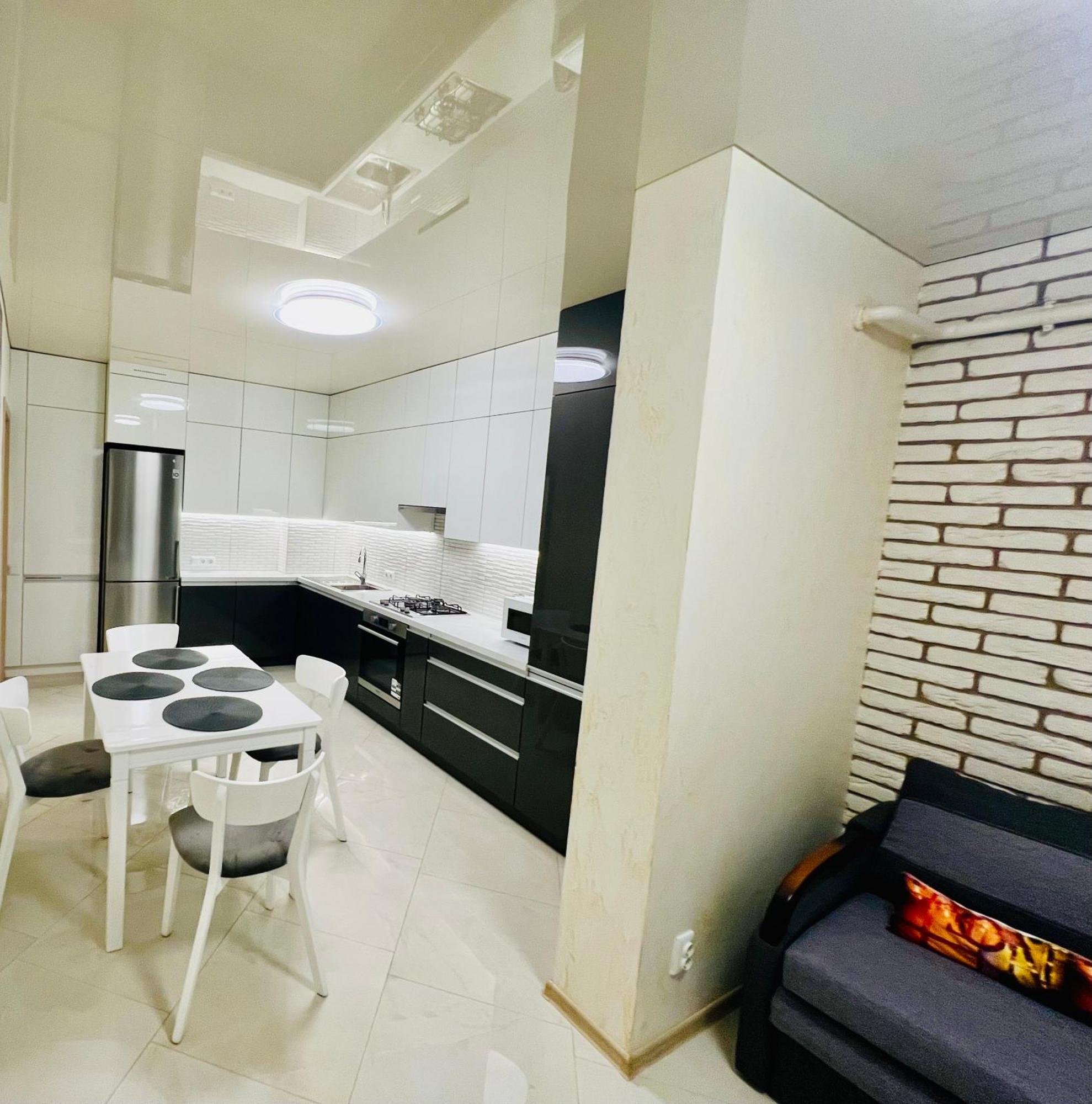 Appartement Шевченка,60 - Семицвіт à Lviv Extérieur photo